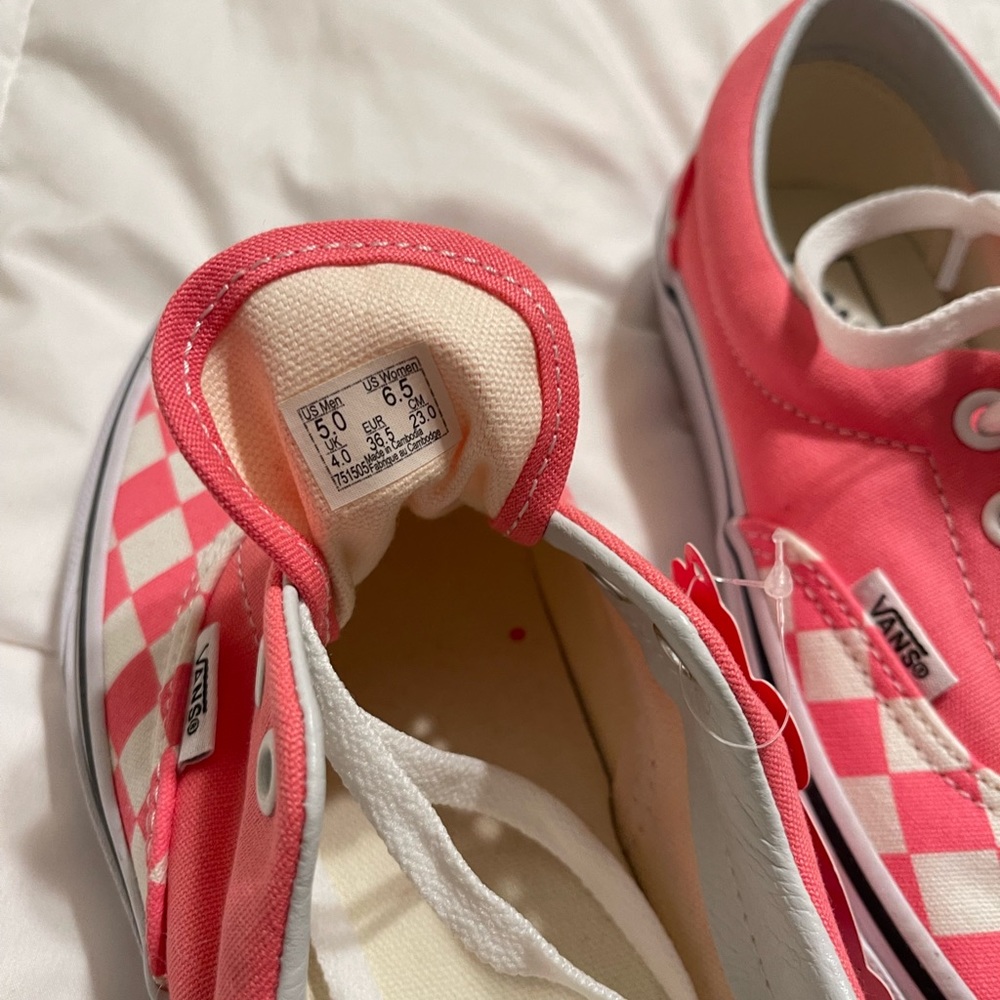 (6.5) NWT Vans Pink Checkered Low Top Shoes - Picture 3 of 4